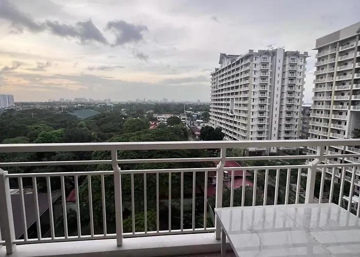 Ezras Place Modern With Views *
